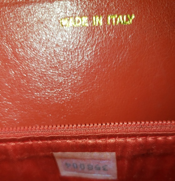 Sold in Consignment!! Chanel Vintage Red - Picture 6 of 8